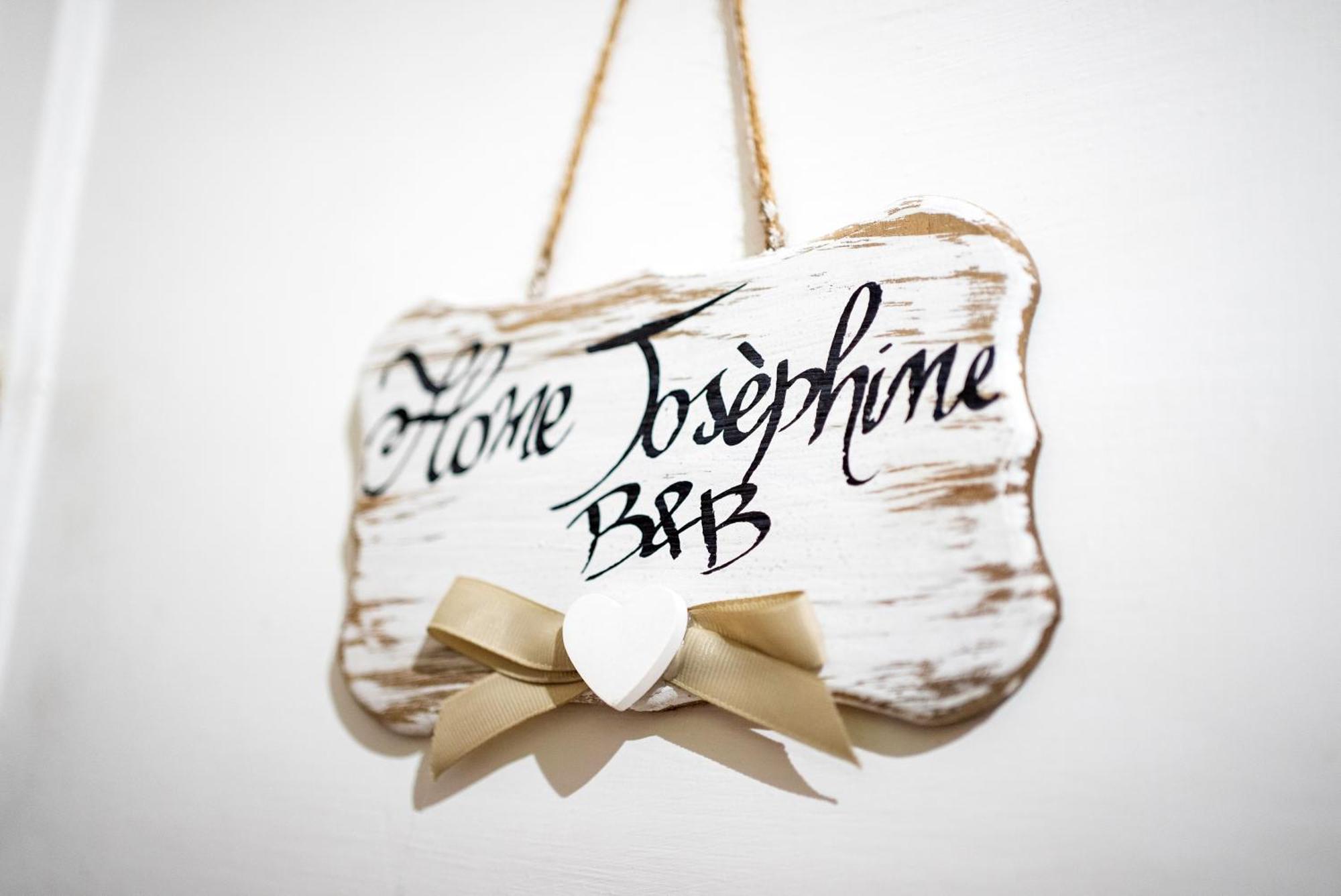 Home Josephine, A Due Passi Dalla Reggia Caserta Eksteriør bilde
